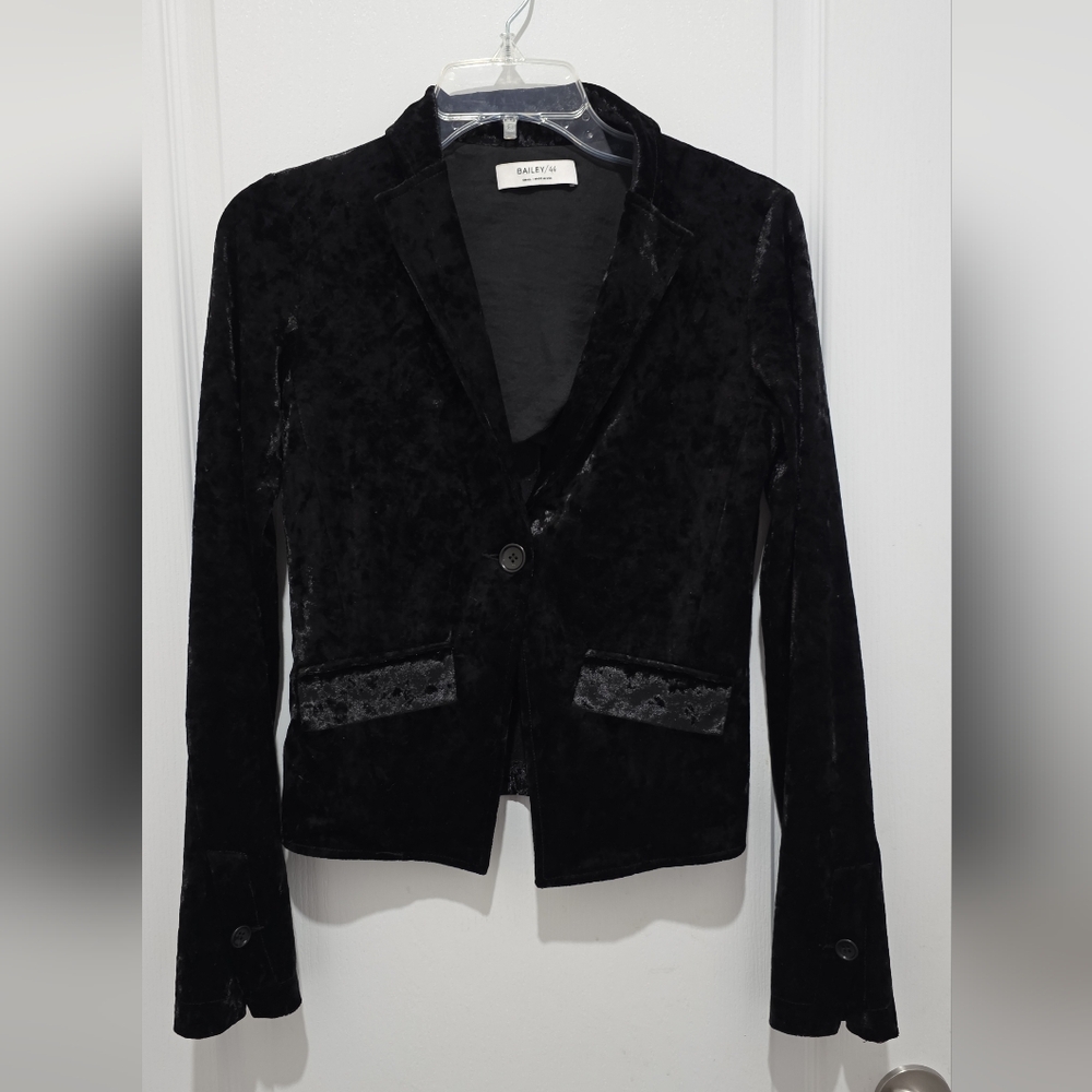Bailey 44 Women's Black Velvet Blazer #E0131